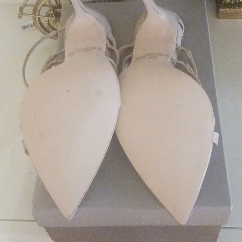 Elegant Beige Strappy Heels its new, never been worn! - Picture 5 of 5
